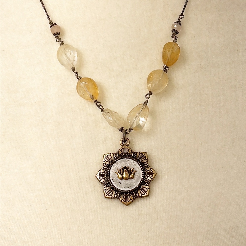 Vintage Lucky Brand Lotus Flower Natural Crystals Stone Medallion Necklace - Picture 3 of 6